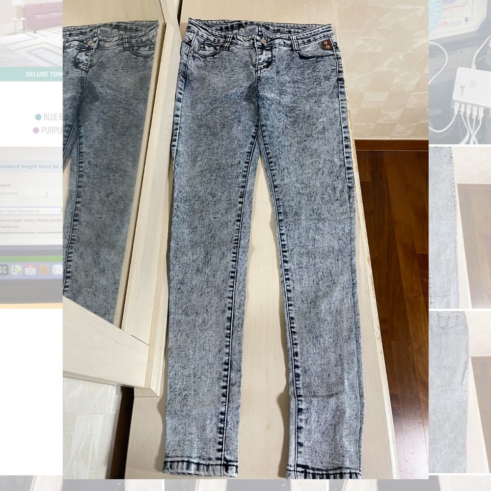 Light blue acid wash Jean